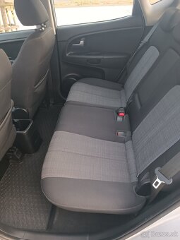 Kia Venga 1.4 benzín - 7