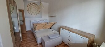 Dvojizbová tehla v centre mesta s lodžiou - 7