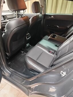 Kia Sportage benzín 4x4 automat 2020 Platinum - 7