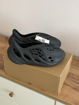 Yeezy foam runner carbon 46 - 7