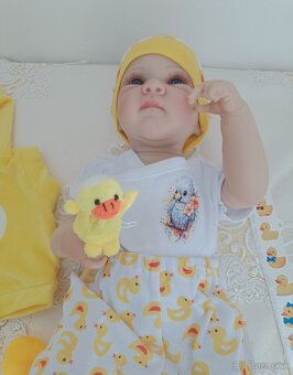 Realistická bábika Tamia - 7