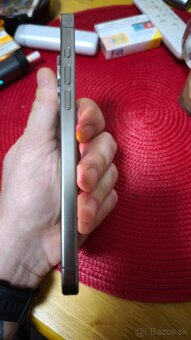 Predám Iphone 15 pro Max 256gb E-SIM verzia - 7