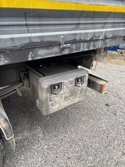 Trojstranny sklapač s hydralickou rukou VOLVO FL 240 - 7