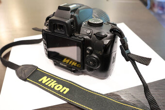 Nikon D5000 + objetívy - 7
