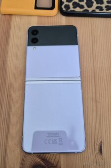 Predám Samsung Galaxy Flip 3 - 7