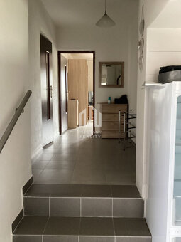 VÝHODNÁ CENA 4-izbový tehlový RD s krásnym pozemkom - 7