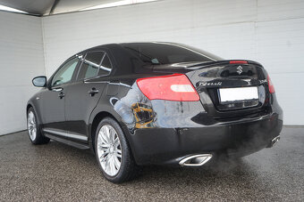 23- SUZUKI Kizashi, 2011, benzín, 2.4 CVT 4WD, 131 kW - 7