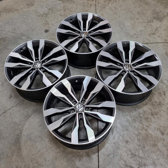 Disky Volkwagen 5x112 R19 ET47 - 7
