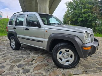 Jeep Cherokee 2,5CRD SPORT // MANUAL // BEZ KOROZIE / - 7