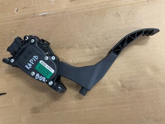 škoda rapid zrkadlo motorček ovladanie budiky bcm pačky - 7