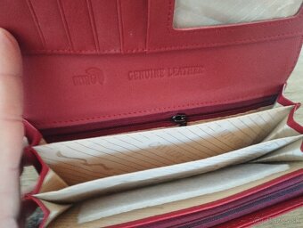Červena peňaženka značky Cavaldi - 7