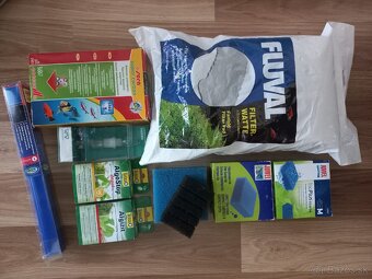 Darujem akvárium so skrinkou - 7