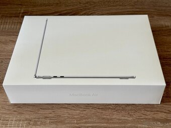 MacBook Air M2 8/256GB - 7