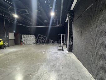 Nahrávacie štúdio, rádio, televízia, podcasty, influ… - 7