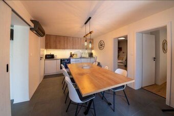 CHORVÁTSKO - Dom so štyrmi apartmánmi 100 m od mora - VRSI, - 7