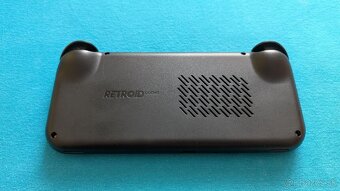 Retroid pocket 4 pro, pevné púzdro, ergonomický úchop - 7