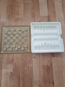 Spoločenská sklenená hra - šach - 7