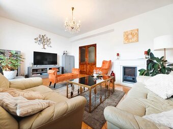DVOJGENERAČNÁ RODINNÁ TEHLOVÁ VILA, VIHORLATSKÁ ul., KOŠICE - 7