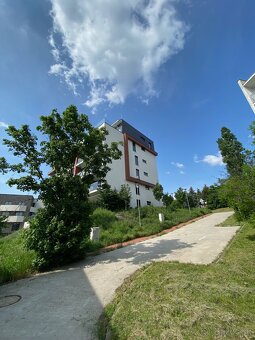 Luxusný 2i. byt 82m, TERASA 15m, 1x GR, pri Horskom parku - 7