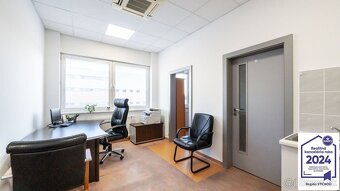Priestory vhodné na ambulanciu - 27,8 m2, Trebišov, ul. M. R - 7