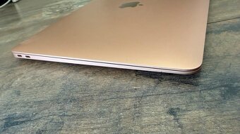 Predám MacBook Air 13” M1 2020 8GB Rose gold - 7