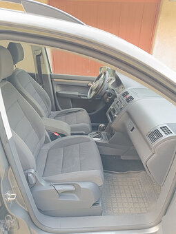 Volkswagen Touran 1.6TDI DSG - 7