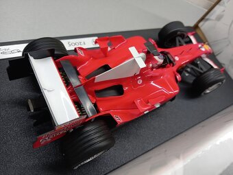 F1 FERRARI F2005 2005 RUBENS BARRICHELLO HOTWHEELS 1:18 - 7