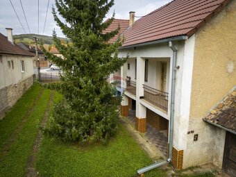 Utešený dom na predaj s veľkou záhradou v dedinke České Brez - 7