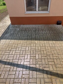 Čistenie fasád zamkovej dlažby pomníkov - 7