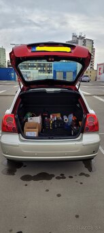 Toyota Avensis T25 hatchback - 7