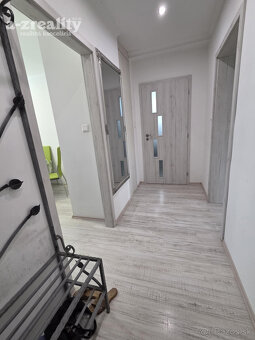 Ponúkame na predaj 3 izbový byt s garážou v Čalovci - 7