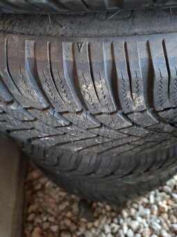 Toyota yaris r15 zimne - 7