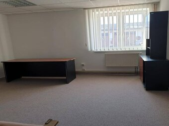 Sklad 33m2, 67m2, 108m2, kancelárie 19m2, 32m2 v areáli. Šen - 7