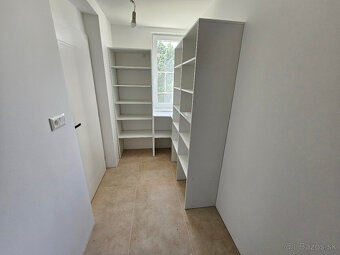 Priestranný, zrekonštruovaný 3 izbový byt 95 m2 plus 3 x log - 7
