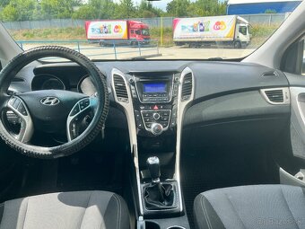 Hyundai i30 1.6 CRDi 4 500€ - 7