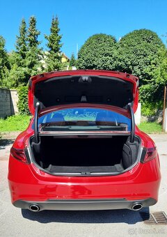 Predám Alfa Romeo Giulia 2.2 Diesel 180 AT Super - 7