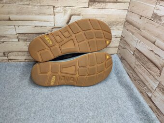 Keen 42 - tmavomodré sandále - 7