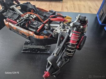 Arrma Typhon 6S BLX - cena v texte - 7