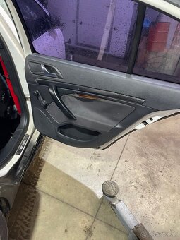 Rozpredám octaviu 2 sedan 1.9 tdi bjb 77kw - 7