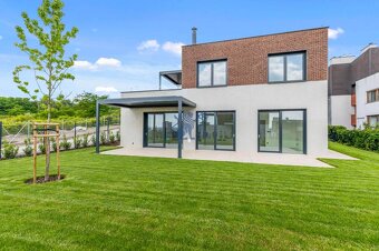 SKOLAUDOVANÉ Predaj vily v projekte "Račianska perla" v B - 7