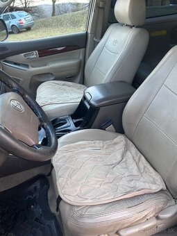 Toyota LAND CRUISER - 7