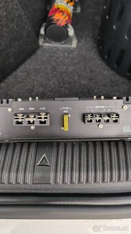 Subwoofer Alpine + zosilňovač Magnat - 7