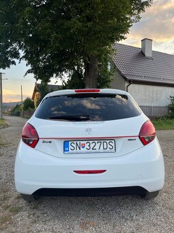 Peugeot 208 - 7