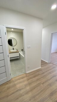 Priestranný moderne zrekonštruovaný 2 izb. byt Ovručská ul. - 7