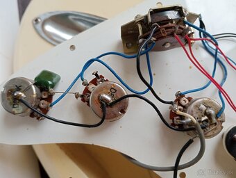 52 až 55 ročná vintage Maya Stratocaster (70. roky) - Japan - 7