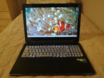 Asus. (2-v-1) konvertibilný notebook s dotykovým displejom. - 7