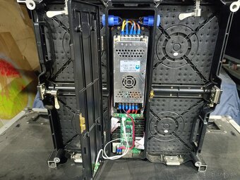 Predám LED obrazovku P3.9 - 7