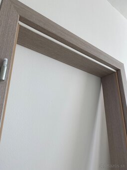 Predám interiérové dvere s rámom - 7
