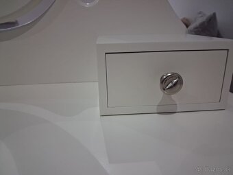 Toaletný stolík so zrkadlom + stolička - 7