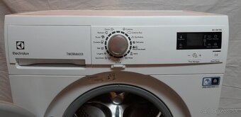 Predám Pračku Electrolux 6kg - 7